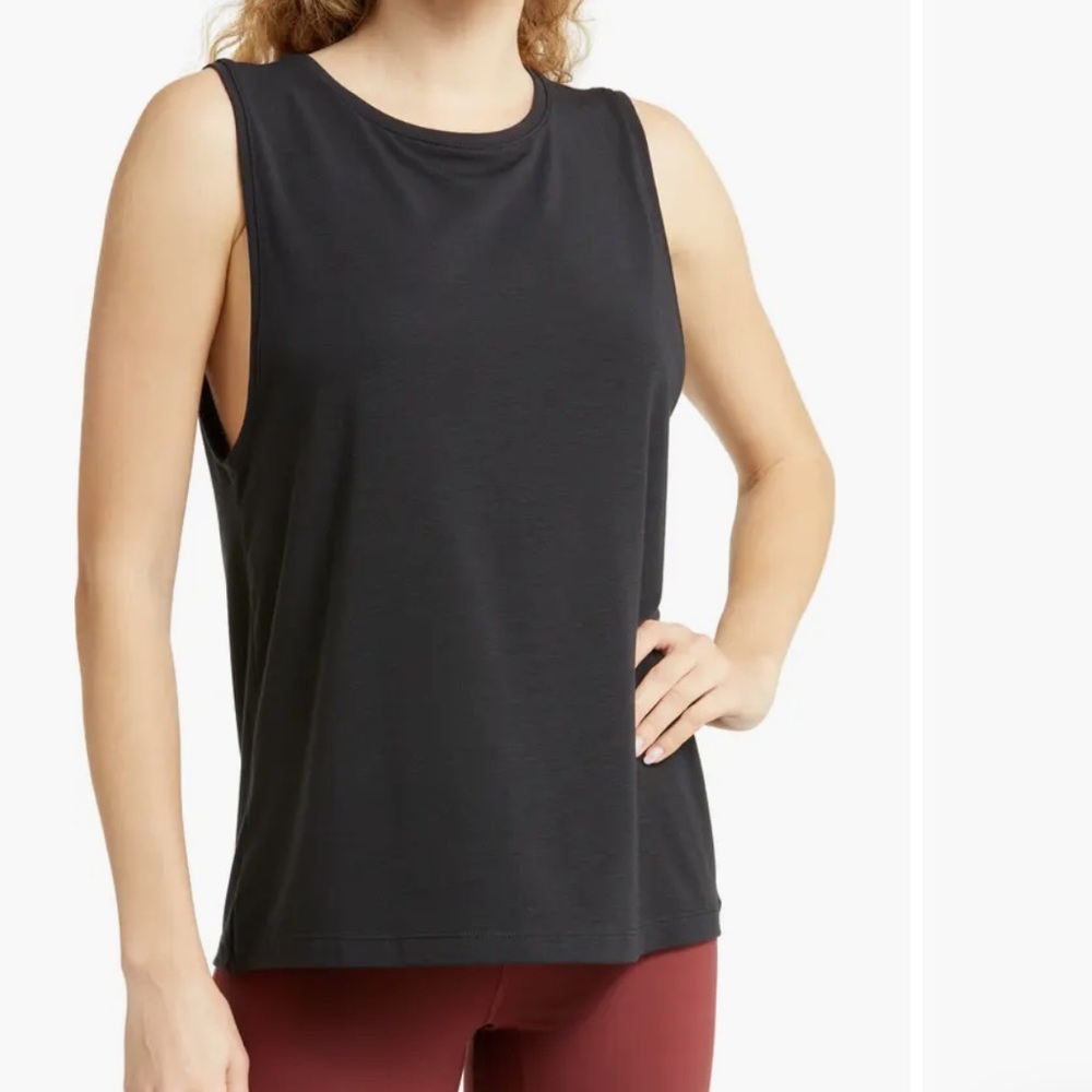 ZELLA WORK OUT TANK SIZE M
